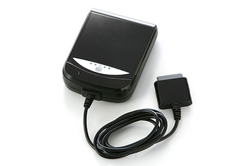 単3形乾電池で充電可能なiPhone/iPod用モバイルバッテリ 画像