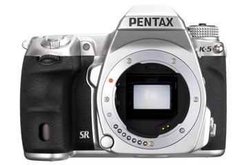 限定モデルのデジタル一眼レフ「PENTAX K-5 Limited Silver」が2日で受注数に到達 画像