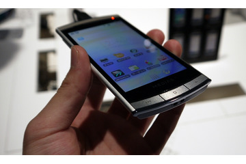 NTTドコモ、世界最薄スマートフォン「MEDIAS N-04C」発売……地震で入荷が遅れる店舗も 画像