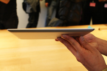 米国でiPad 2が販売開始、好調な売れ行き 画像