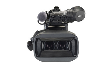 パナソニック、17倍ズームレンズ搭載の肩載せ一体型3Dカメラ「AG-3DP1」を発表 画像