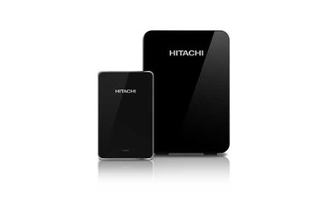 日立GST、バックアップ機能付きの外付けHDD 画像