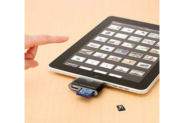 iPad/iPad 2対応のUSBポート付属のSD/microSDカードリーダー 画像