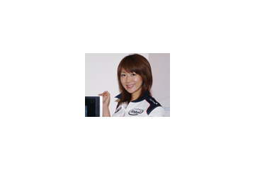 インテル、Core 2 Duoなどの最新製品展示イベントを秋葉原で開催 F1マシンやレースクイーンも登場 画像