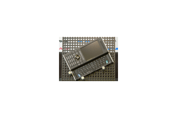 W-ZERO3の新モデルは、数字とQWERTYのダブルキーボード 画像