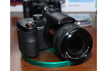 松下、光学12倍ズーム搭載の1,010万画素デジカメ「LUMIX DMC-FZ50」 画像