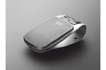 車のサンバイザーにクリップで取り付けられる車載ヘッドセット「Jabra DRIVE」 画像
