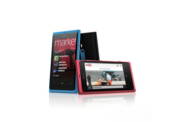 ノキア、Windows Phone搭載の「Lumia 800」「Lumia 710」を発表  画像