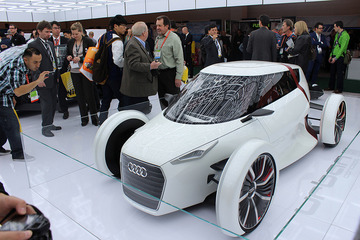 【CES 2012:フォトレポート】会場の様子(2) Intel、サムスンなど各社ブースの様子 画像