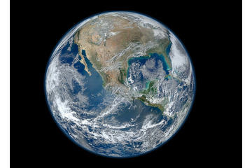歴代ブルーマーブルで最高の高精細!地球の最新画像をNASAが公開 画像