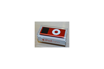 赤いiPod nano、アップルストア各店で販売開始 売上の一部は寄付金に 画像
