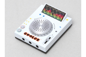 iPodなどと繋いでお手軽DJ体験! スクラッチ音が鳴らせるミニターンテーブル 画像