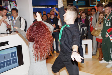 【MWC 2012 Vol.24(動画)】HTCブースで突然ダンスショー 画像