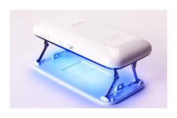 肌にやさしいジェルネイル用LEDライト「ROSSO」、日本で先行発売開始 画像
