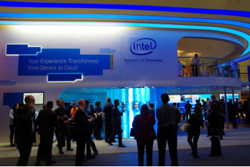 【MWC 2012 Vol.54(動画)】IntelブースでDancing with Droids 画像