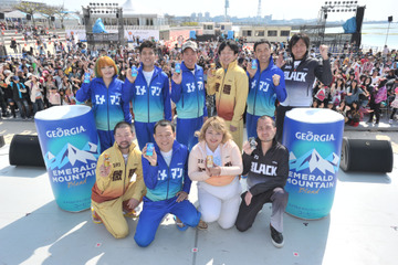 “エメマン”新パッケージ、予告どおり沖縄でお披露目!……吉本芸人の評判は? 画像