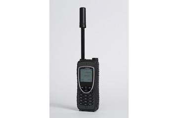 KDDI、GPS初搭載のイリジウム衛星携帯電話を発売 画像