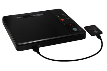 パソコン不要で音楽ファイルを保存! CDをMP3フォーマットに変換できるコンバータ 画像