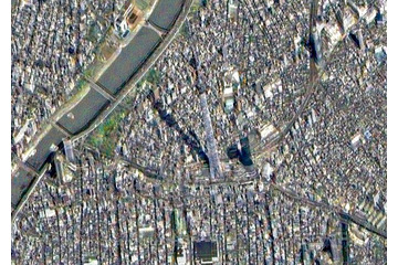 東京スカイツリーを斜め上から見る　衛星写真公開 画像