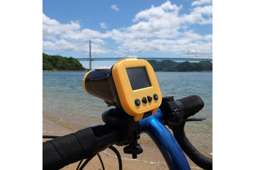 自転車や車、サーフボードへ搭載可能! 20m防水・フルHD対応デジタルビデオカメラ 画像