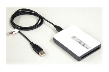 アイ・オー・データ、通信カードの使えるUSB接続のPCカードアダプタ発売。各種メモリのほか、AirH”端末・P-in等に対応 画像