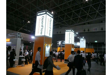 【Interop Tokyo 2012】夢のテクノロジーのデモが多数! 「OpenFlow ShowCase」 画像
