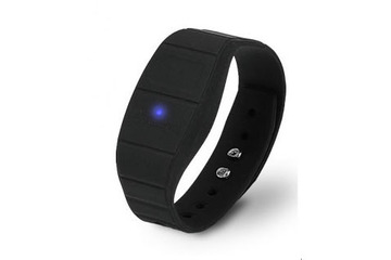 Bluetooth接続でスマートフォンへの着信を報知するブレスレット……置き忘れ防止機能も 画像