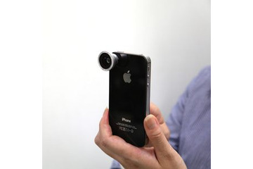 マグネットで簡単装着！ 画角180度の広範囲撮影ができるiPhone用魚眼レンズ 画像