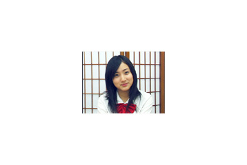 紗綾・留奈・梨央の3人が制服姿で新年のごあいさつ！ 画像