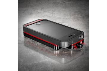 補助バッテリとしても利用！ 高性能DACを搭載したiPhone 4S・4専用ケース型ポータブルアンプ 画像