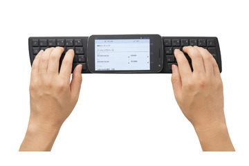ペアリング不要で接続! 無線規格「NFC」対応のスマホ向けシリコンキーボード 画像