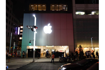 いよいよ明日、iPhone 5発売!Apple Store銀座店前に300人超の行列 画像