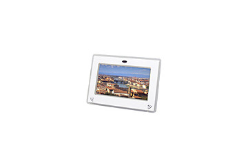 KFE、7型ワイド液晶で静止画・動画の再生が可能なデジタルフォトスタンド 画像