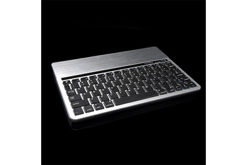 スタイリッシュなアルミボディ! タブレットをノートPCのように使えるBluetoothキーボード 画像