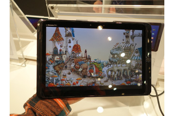 【ドコモ 2012冬モデル】10,000mAh超の大容量バッテリー!10.1型フルHD大画面「ARROWS Tab F-05E」 画像