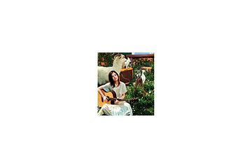 YUIの新曲は甘酸っぱい果実のような春のうた 画像