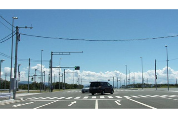 トヨタ、路車間通信装置などを設置したITS実験場を新設 画像