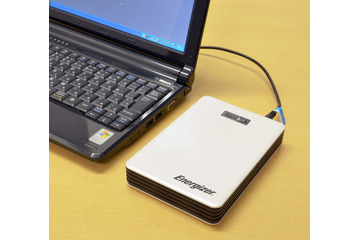 スマホもノートPCも充電可能、14000mAhの大容量外付バッテリー「XP14000」  画像
