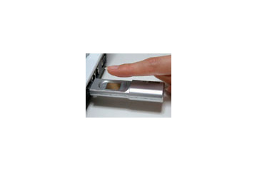 セキュアデザイン、Vista対応USB指紋認証装置＆管理ソフトウェア 画像