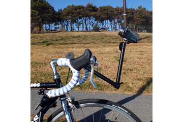 デジカメを自転車に搭載、自分撮りも可能なカメラアーム……ベビーカーなどにも対応 画像