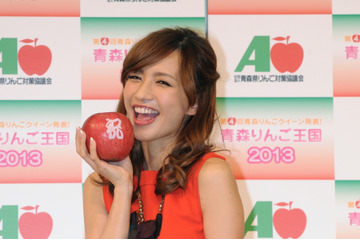 彼の体調管理はりんごで!優木まおみが青森りんごクイーンに 画像