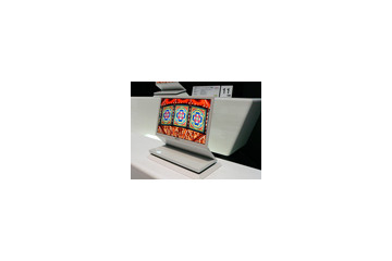 【FINETECH JAPAN/Display 2007 Vol.4】ソニー、有機ELテレビを出展！　11V型は年内に商品化が決定—その薄さ・鮮やかさに驚く 画像
