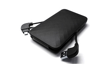 スマホの充電が2回分! 5,000mAhで実売4,500円のモバイル補助バッテリ 画像