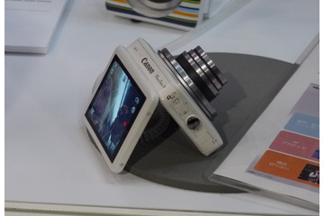 【CP+ 2013】キヤノン、ユニークなコンパクトデザイン「PowerShot N」を出展 画像
