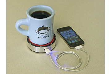 飲み物でスマホ充電……ホットにする? アイスにする? 画像