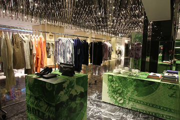アクネ ストゥディオズのリミテッドストアが伊勢丹新宿店でスタート。限定ワンピ&Tシャツも 画像