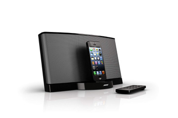 ボーズ、Lightningコネクタ搭載のiPhone/iPodドックスピーカー「SoundDock Series III」 画像