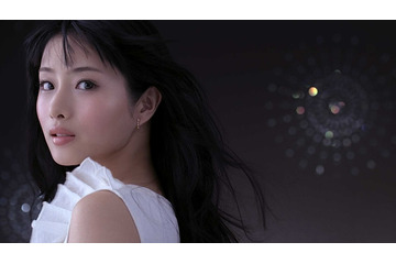石原さとみ、化粧品CMに初出演!……大人の表情で魅せる花王「プリマヴィスタ」新CM 画像