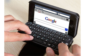 開いてタッチとキーで操作! iPhone 5用スタンド付きキーボードケース 画像
