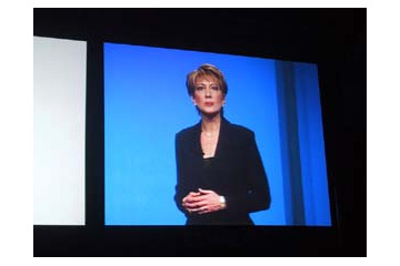 [COMDEX Fall 2002速報（現地18日）]HP CEO基調講演/HP Media Center PC 画像